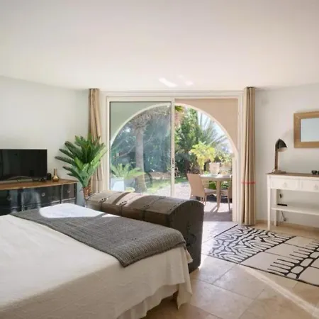 Вилла Les Trois Iles Luxury With Exceptional Sea Views Near Saint-tropez *