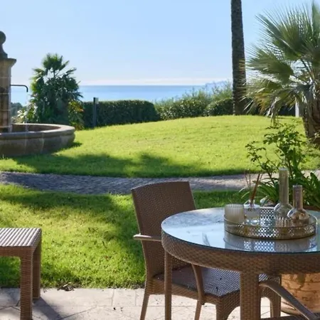 Les Trois Iles Luxury With Exceptional Sea Views Near Saint-tropez * Ла Круа-Вальме