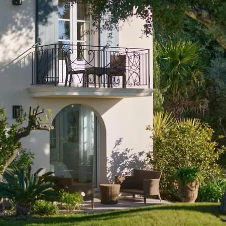 Вилла Les Trois Iles Luxury With Exceptional Sea Views Near Saint-tropez