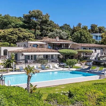 Les Trois Iles Luxury With Exceptional Sea Views Near Saint-tropez