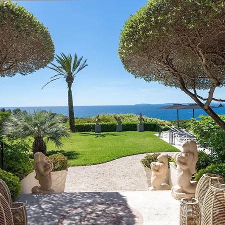 Les Trois Iles Luxury With Exceptional Sea Views Near Saint-tropez *