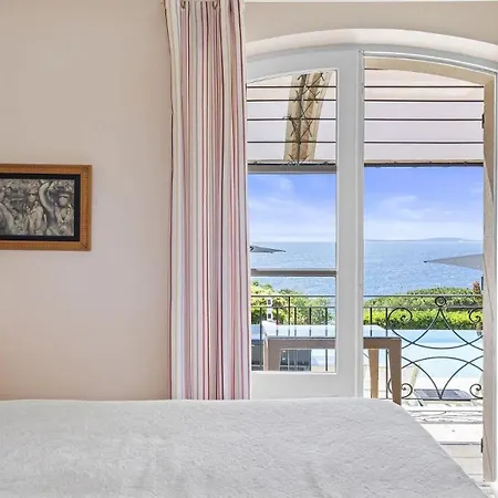 Les Trois Iles Luxury With Exceptional Sea Views Near Saint-tropez