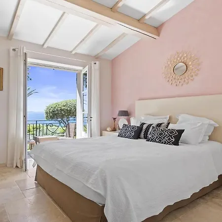 Les Trois Iles Luxury With Exceptional Sea Views Near Saint-tropez