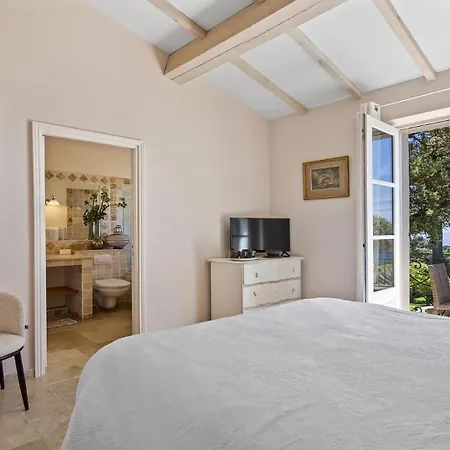 Villa Les Trois Iles Luxury With Exceptional Sea Views Near Saint-tropez La Croix-Valmer